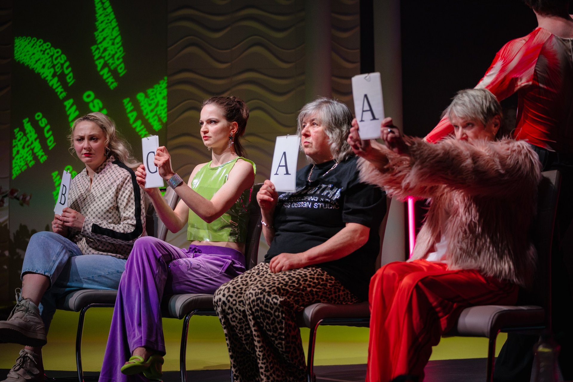 HaDivadlo: Agónie (antická reality show)