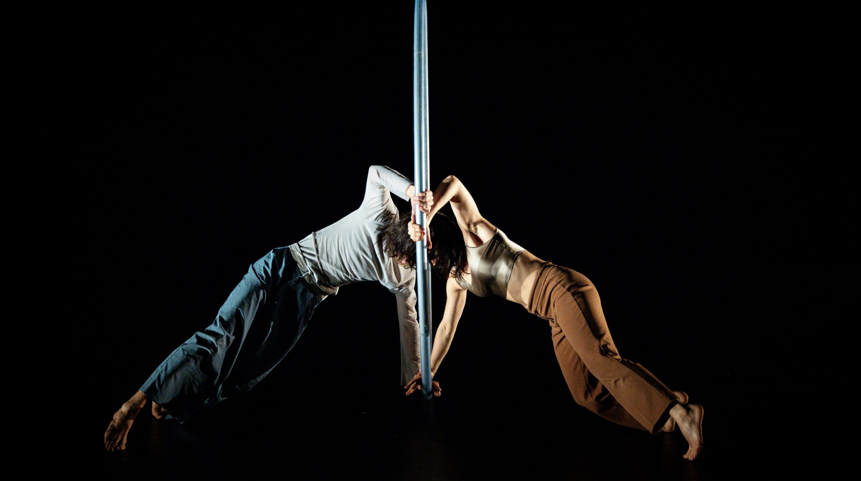 CIRKOPOLIS: Jef Everaert & Marica Marinoni (FR) — In difference